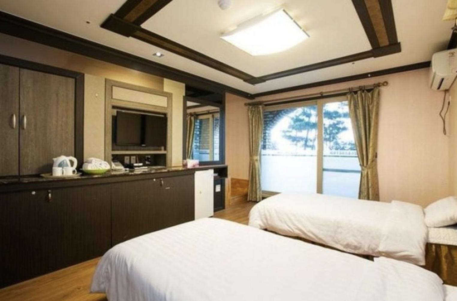 Jeju Ts Youth Hostel & Resort Согвипхо Экстерьер фото