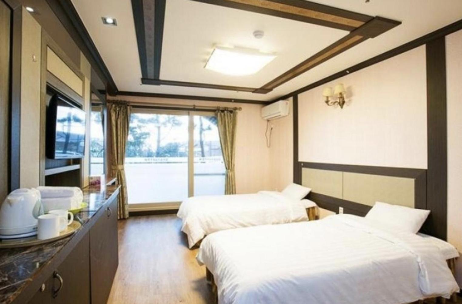 Jeju Ts Youth Hostel & Resort Согвипхо Экстерьер фото