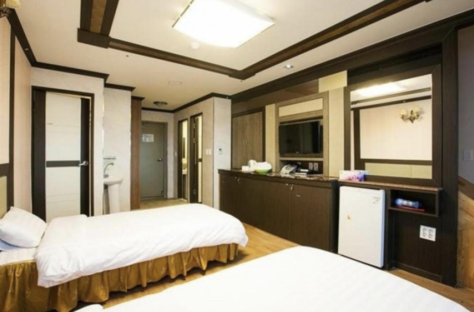Jeju Ts Youth Hostel & Resort Согвипхо Экстерьер фото