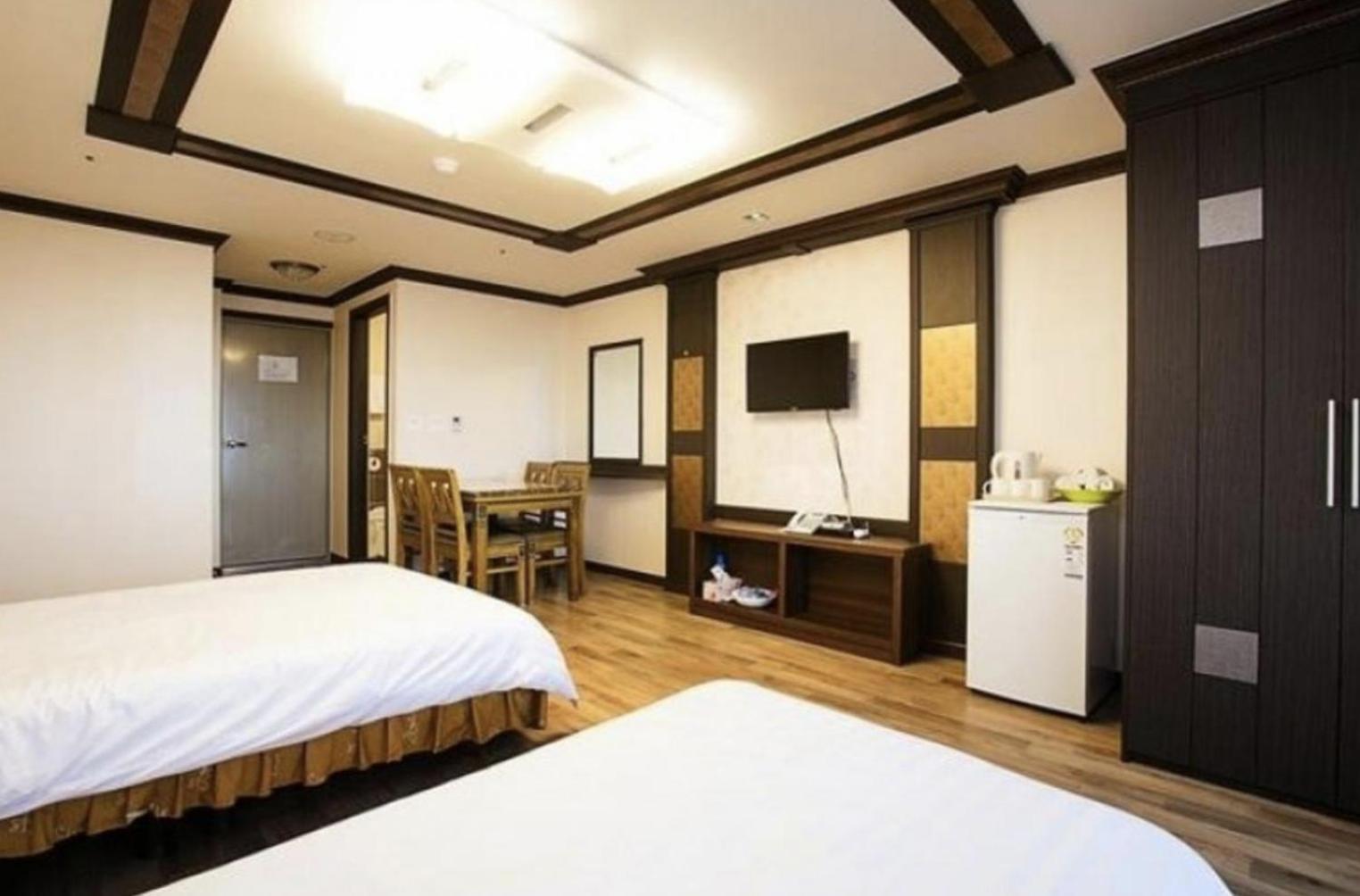 Jeju Ts Youth Hostel & Resort Согвипхо Экстерьер фото